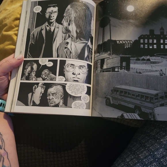 The Walking Dead Compendium Three Graphic Novel - Picture 6 of 6